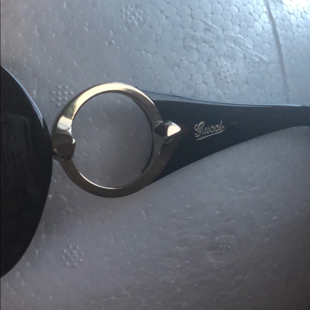 Gucci sunglasses. - Picture 3 of 7